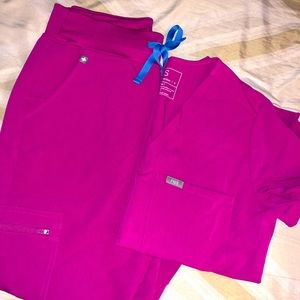 Figs scrub set in Raspberry Sorbet